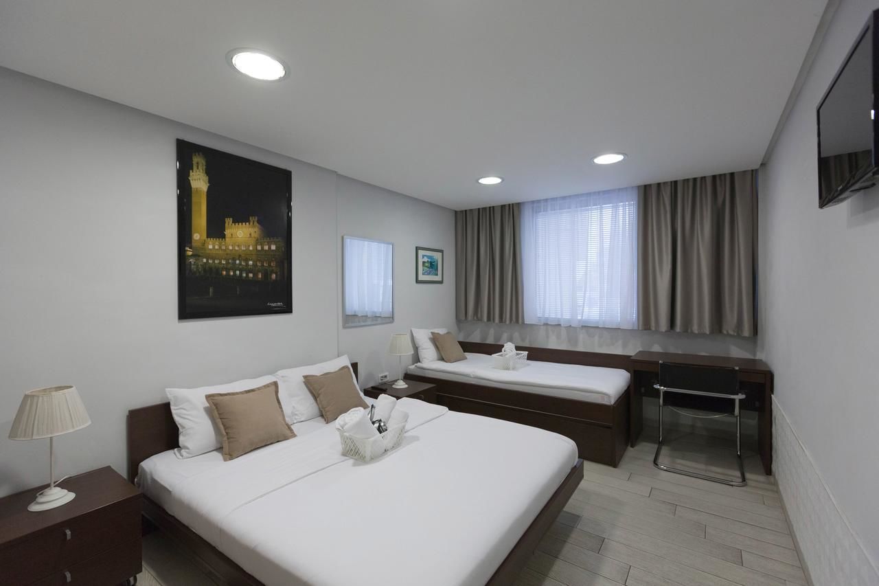 Отели типа «постель и завтрак» Seven Hills Bed&Bike B&B Подгорица