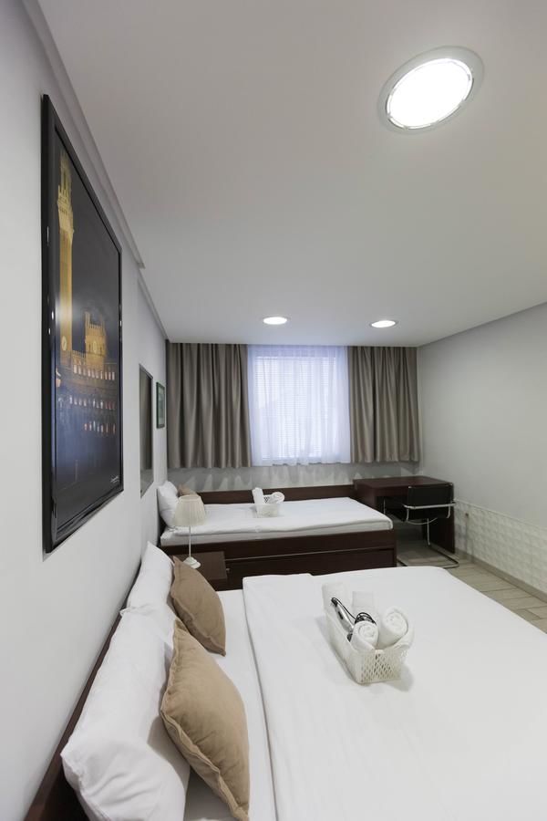 Отели типа «постель и завтрак» Seven Hills Bed&Bike B&B Подгорица