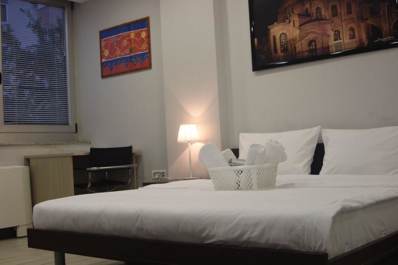Отели типа «постель и завтрак» Seven Hills Bed&Bike B&B Подгорица