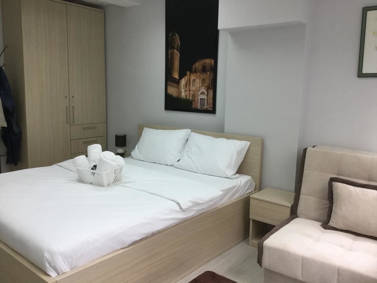 Отели типа «постель и завтрак» Seven Hills Bed&Bike B&B Подгорица